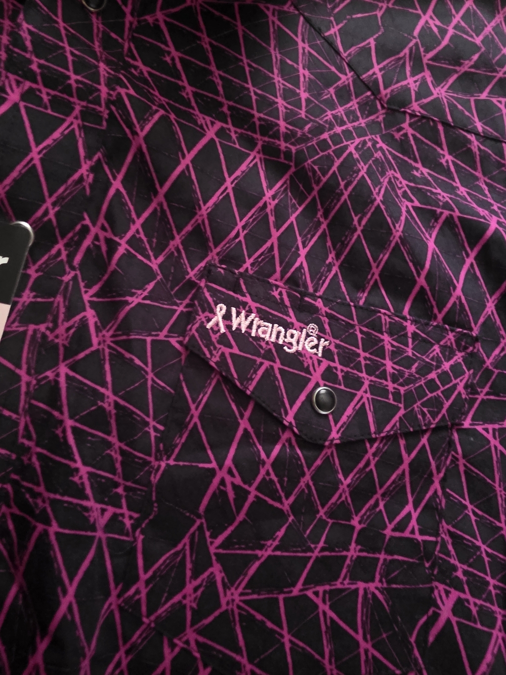 Wrangler Black and Magenta breast cancer awarness Snap-Front Shirt XXL NWT